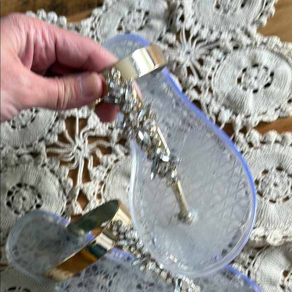 Jewel Badgley Mischka Gold and Silver Sandals with Chic Elegance - Picture 5 of 11